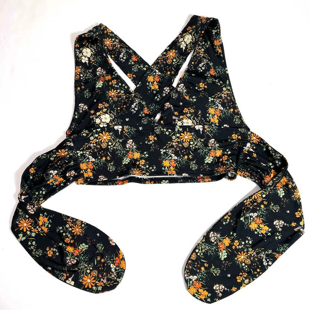 Urban Outfitters Phoenix Black Floral Halter Crop Top Size Medium - Picture 6 of 10